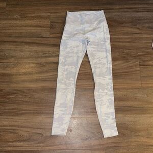 Lululemon Wunder under high rise white camo leggings size 6